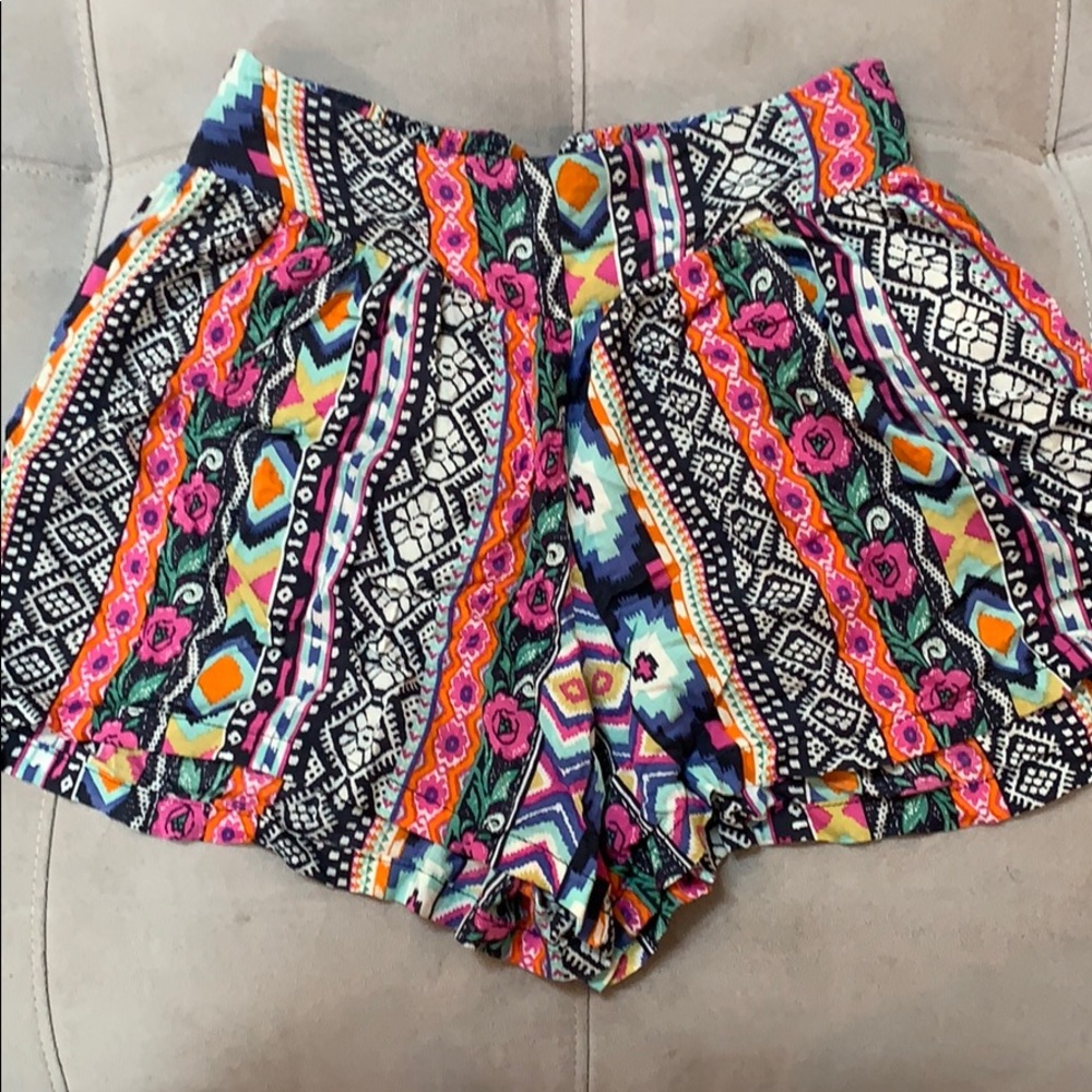 Floral stretch shorts